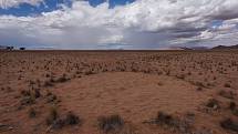 Vílí kruhy v oblasti Marienflusstal v Namibii.