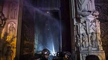 Požár poškodil vnitřek katedrály Notre Dame