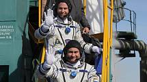 Astronauti Nick Hague (vpravo) a Alexej Ovčinin