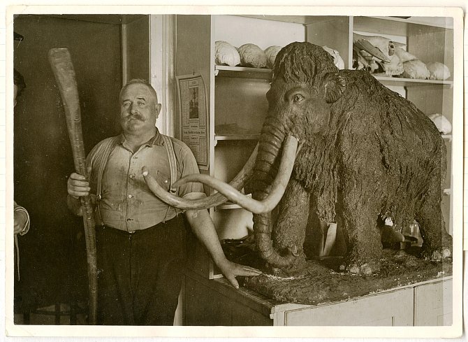 Snímek Jana Welzla z jeho pobytu v Brně v roce 1929 objevil Američan Sebastian Sanzota v antikvariátu v Ohiu.