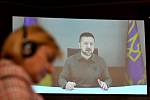 Zelenskyj promluvil na shromáždění Krymské platformy v Praze prostřednictvím videohovoru