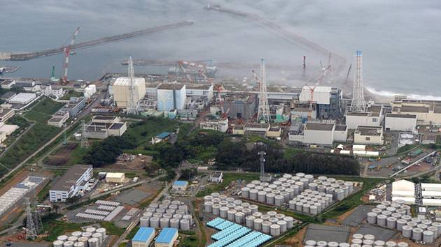 Pohled na areál jaderné elektrárny Fukušima