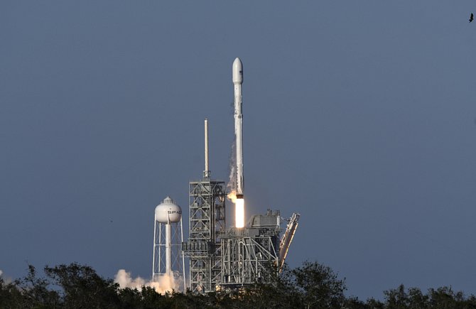 Start rakety Falcon 9. Ilustrační snímek