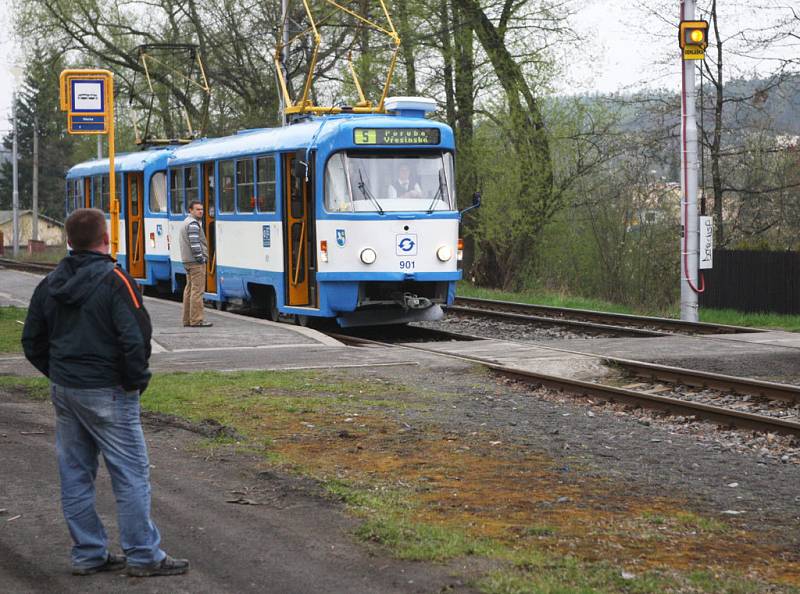 Obnovení provozu na jednokolejné trati, kde došlo k tragické srážce tramvají.