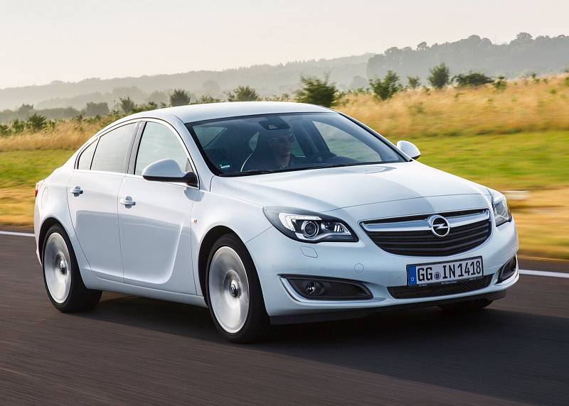 Opel Insignia 2.0 CDTi 4 (2016). Výkon: 125 kW. Cena: 415 000 Kč