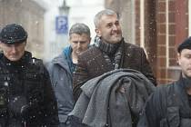 Policie obvinila z manipulace při insolvencích právníka Petra Sisáka  a další podnikatele a advokáty. 