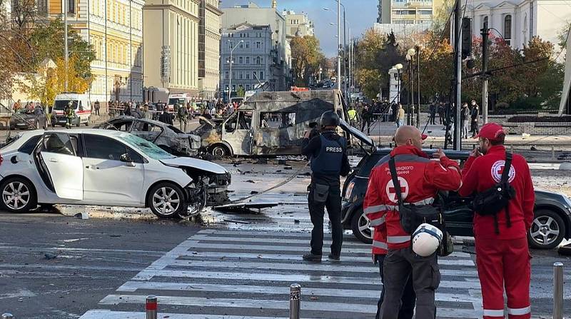 Následky raketového útoku na město Kyjev, 10. října 2022