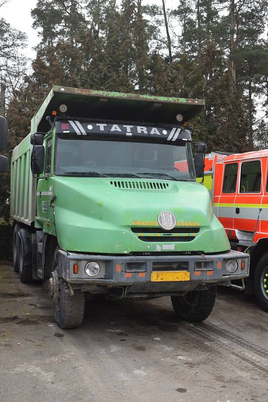 Těžkou práci v lomech už místo Tatry 815 dělají dožívající Jamaly a hlavně Phoenixy