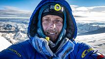 Nepál - Expedice Manáslu 8163 m, rok 2021 - Tento rok stoupal Honza Tráva Trávníček na vrchol sám - takže selfie ve výšce cca 8000 m