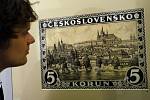 V Tereziánském křídle Pražského hradu byla ve středu 12. května 2010 otevřena nová výstava s názvem Pražský hrad v umění poštovní známky. Expozice představuje jedinečný průřez známkovou tvorbu s tématikou Pražského hradu.
