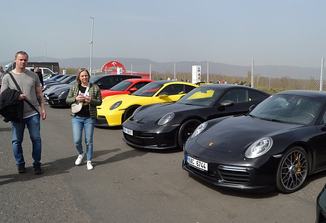 V areálu Autodromu Most uskutečnil podruhé Porsche Day, největší sraz fanoušků vozů této značky ve střední Evropě.