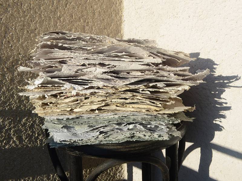 Papír z textilu je možné opakovaně recyklovat i po použití.