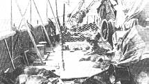 Psi na palubě Amundsenovy lodi Fram. Využití psích spřežení se ukázalo v závodě o dobytí jižního pólu jako klíčové