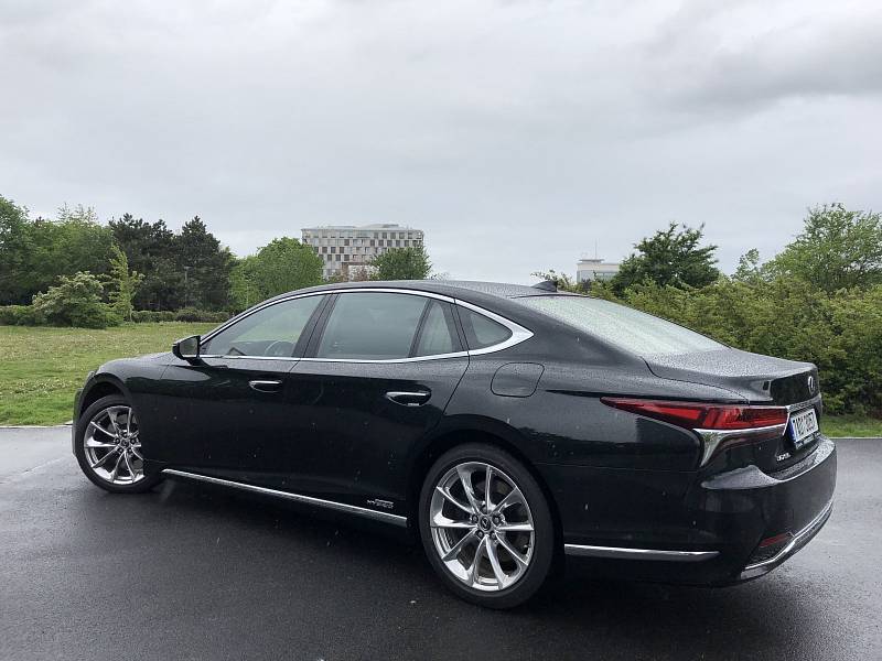 Test Lexus LS 500h Superior: To nejlepší ze Země vycházejícího slunce