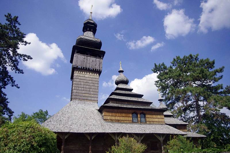 Unikátní dřevěný kostel v Koločavě