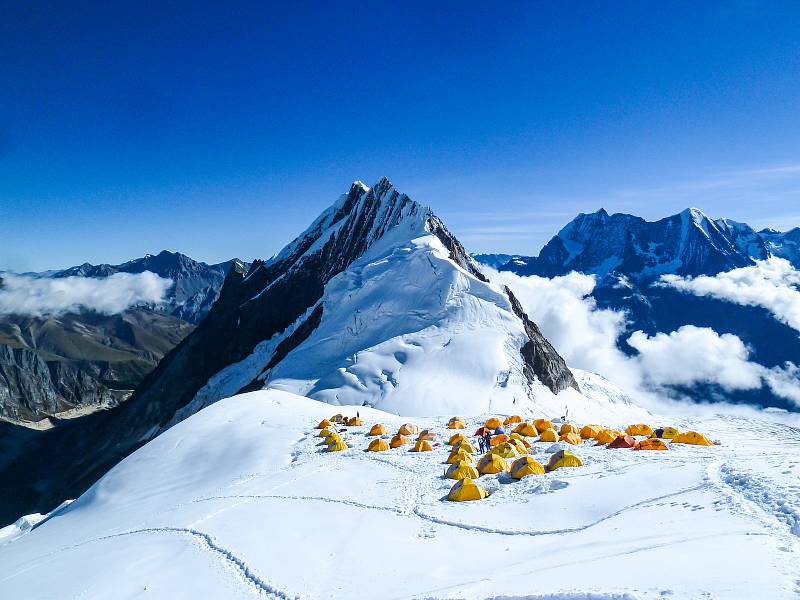 Nepál - Expedice Manáslu 8163 m, rok 2021 - První výškový tábor ve výšce cca 5800 m
