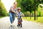 Začátky na kole mohou být rozpačité. Je třeba nepodcenit žádnou fázi a také výběr kola pro vašeho předškoláka.
