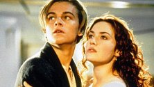 Leonardo DiCaprio a Kate Winsletová ve filmu Titanic