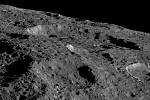 Záběr povrchu Ceresu z 19. května 2018