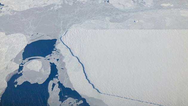 Satelitní snímek na Antarktidu.