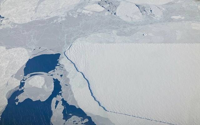 Satelitní snímek na Antarktidu.