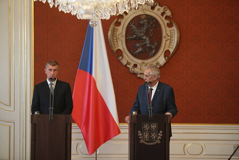 Prezident Miloš Zeman podruhé jmenuje předsedu hnutí ANO Andreje Babiše předsedou vlády.