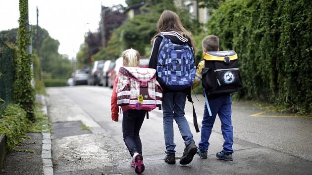 Rakouské děti chodí do škol pěšky