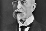 Od roku 1918 do roku 1935 byl prezidentem Československa Tomáš Garrigue Masaryk.