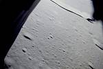 Ostřejší snímky měsíčního povrchu v blízkosti přistávací plochy modulu Apolla 15