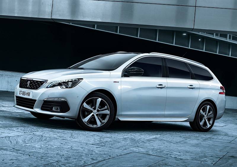 Při koupi Peugeotu 308 lze ušetřit 86 - 165 000 Kč