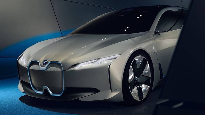 Koncept BMW i Vision Dynamics.