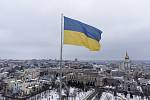 Ukrajinská vlajka nad Charkovem.