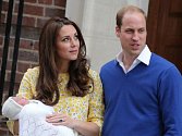 Princ William s manželkou Kate a novorozenou princeznou.