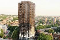 Výšková budova v Londýně po ničivém požáru.
