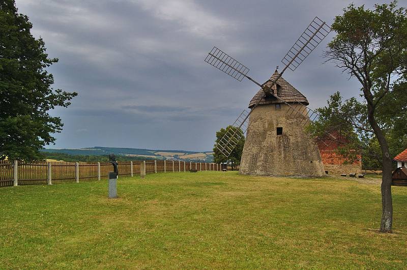 Větrný mlýn Kuželov