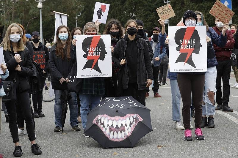 Protesty proti zákazu potratů v Polsku
