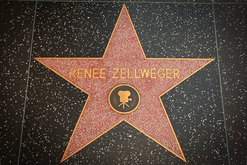 Renée Zellwegerová má svou hvězdu na chodníku slávy.