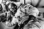 Ve věku 90 let dnes zemřel americký "zapomenutý" astronaut Michael Collins (na snímku z 19. června 1969 během tréninku na vesmírnou misi).