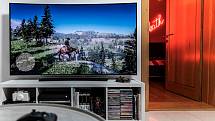 Hodně si považuju obří televize od LG s technologií OLED. Nejlepší obraz, co jsem kdy viděl.