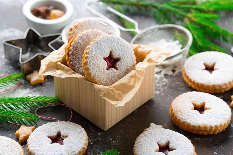 Cukroví letos na Vánoce výrazně podraží. Energie a suroviny natolik zdražily, že mnohé pekárny pečení cukroví letos vzdávají