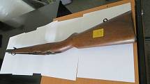 Pažba pušky Mauser, nabízená státem v aukci