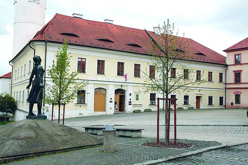 Historii Chodska nebo bohaté etnografické sbírky představí Muzeum Chodska v domažlickém hradu, které vzniklo už na konci 19. století.