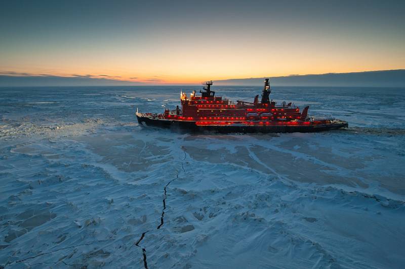 Ledoborec na území Arktidy.