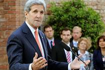 Americký ministr zahraničí John Kerry ohledně jaderného programu Teheránu zůstává optimistický, ačkoli některé obtížné body stále čekají na řešení.