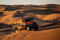 Posádka kamionu Iveco je na Rallye Dakar v čele.