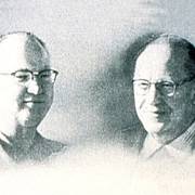 Bratři Richard a Maurice McDonaldové, zakladatelé slavné značky