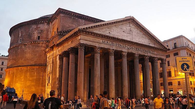 Nespočet památek, krásné uličky a vynikající gastronomie. Toto trio dělá z Říma jednu z top destinací pro rok 2022. Na snímku Pantheon.