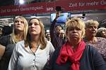 Na straně příznivců sociálnědemokratické SPD zavládlo zklamání