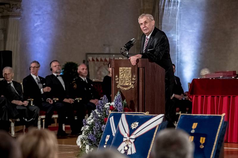 Prezident Miloš Zeman na státní svátek 28. října předával státní vyznamenání ve Vladislavském sále Pražského hradu.