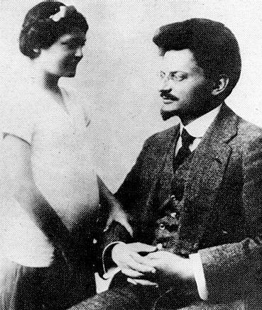 Lev Davidovič Trockij s dcerou Ninou v roce 1915